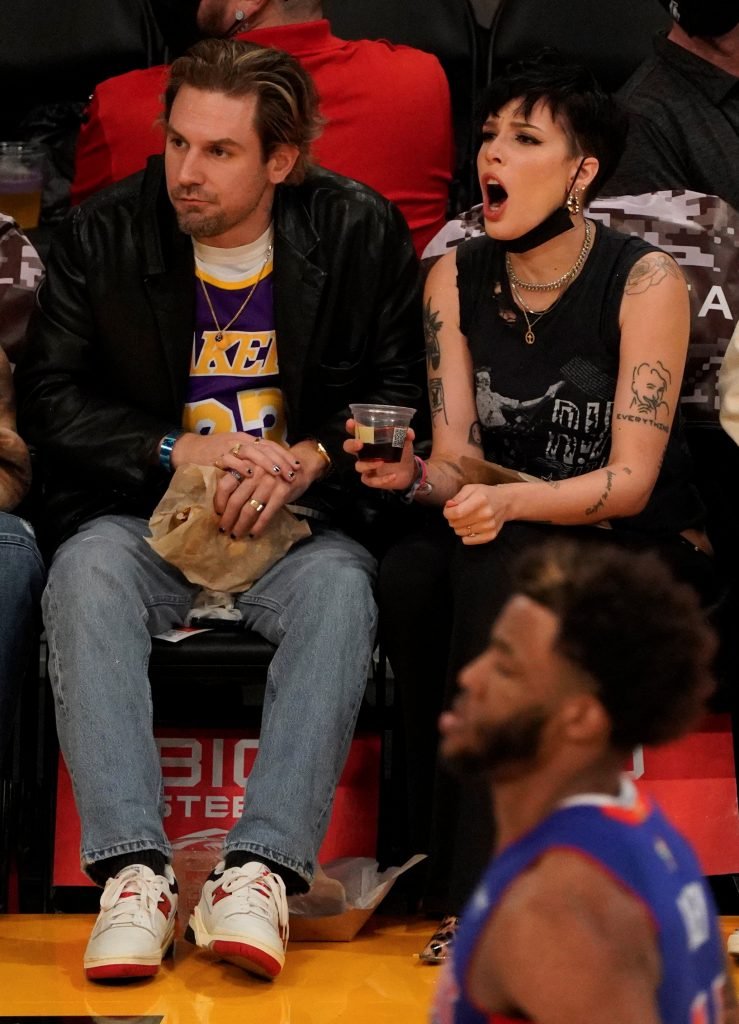 Halsey and boyfriend at basketball game